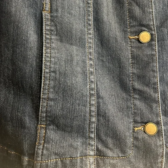 Croft & Barrow Button Down Front Jean Jacket - Picture 6 of 9